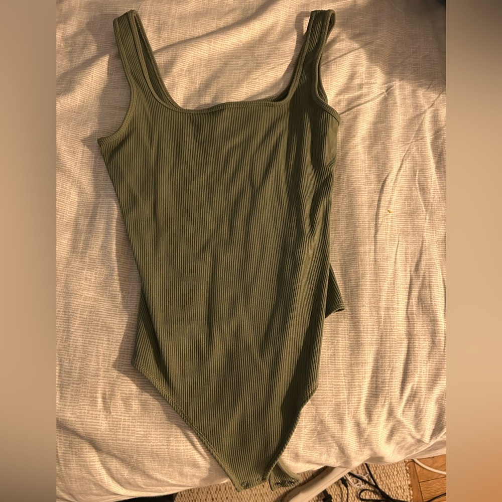 Abercrombie 90s Seamless Ribbed Fabric Tank
Bodysuit Olive Green - Size Small